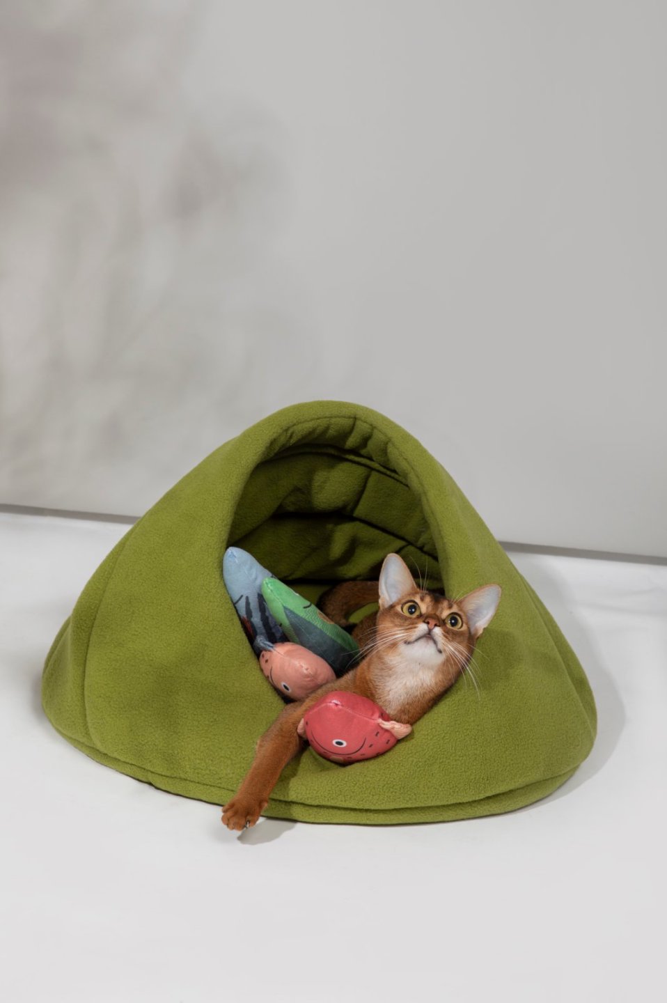 Fleece Semi-Enclosed Pet Bed | Momopets™ CozyDen Series